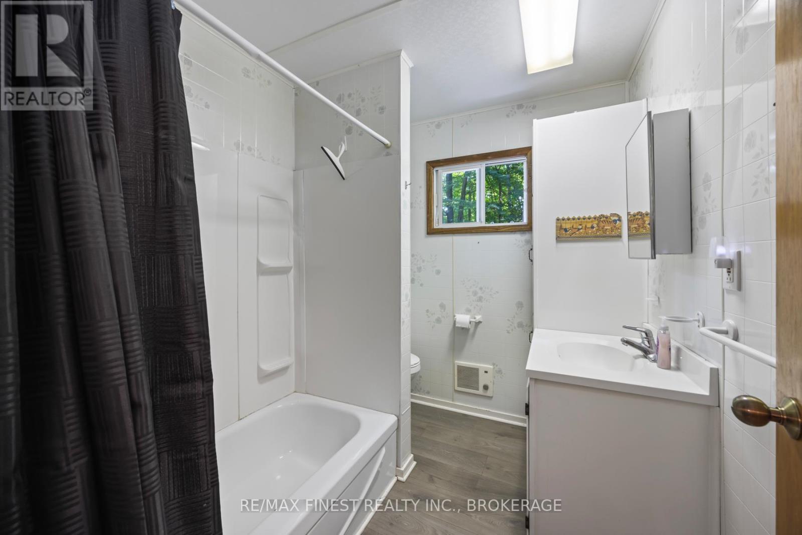 805 Burns Lane, Frontenac, Ontario  K0H 1T0 - Photo 11 - X12033996