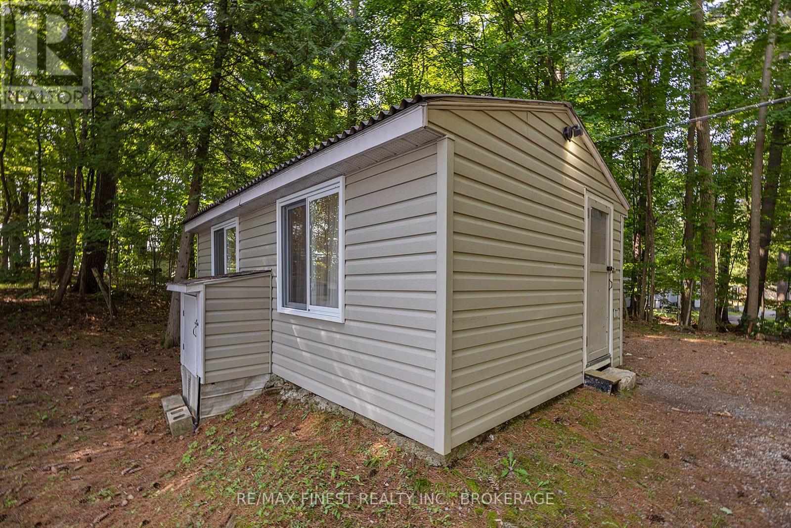 805 Burns Lane, Frontenac, Ontario  K0H 1T0 - Photo 17 - X12033996
