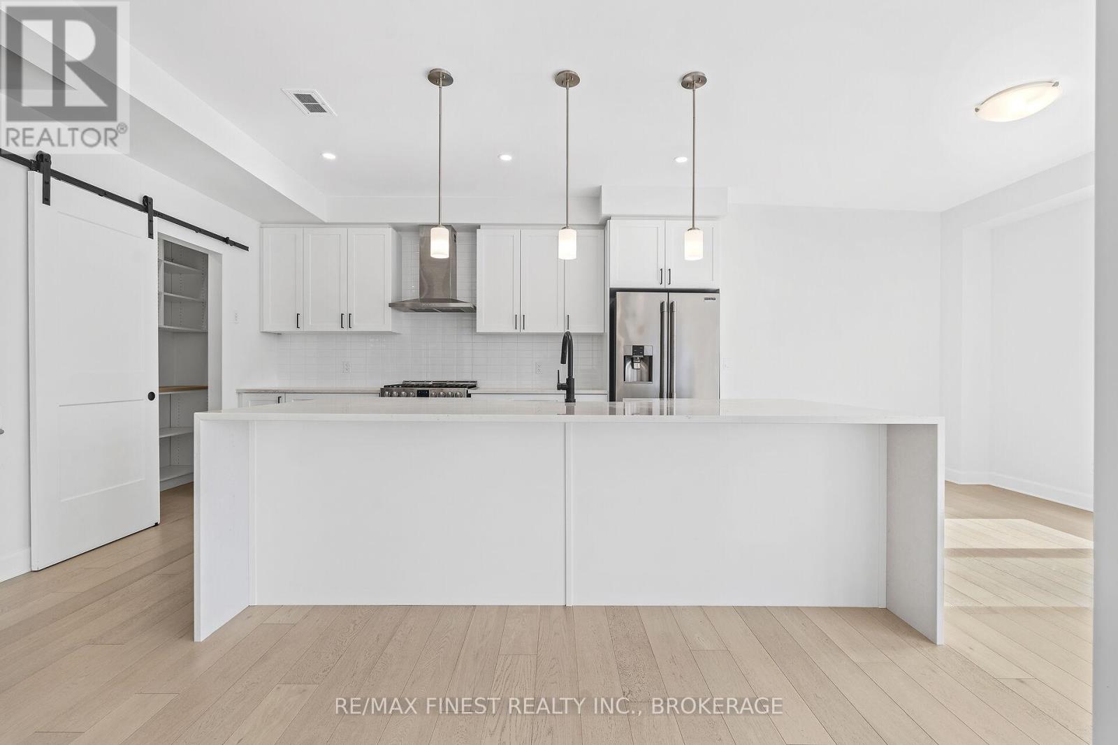 652 Halloway Drive, Kingston, Ontario  K7K 0H4 - Photo 17 - X12034043