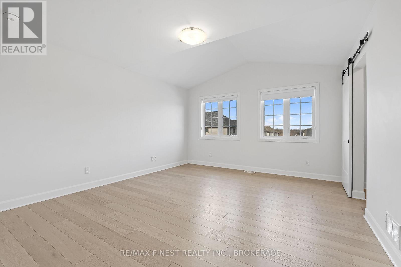 652 Halloway Drive, Kingston, Ontario  K7K 0H4 - Photo 26 - X12034043