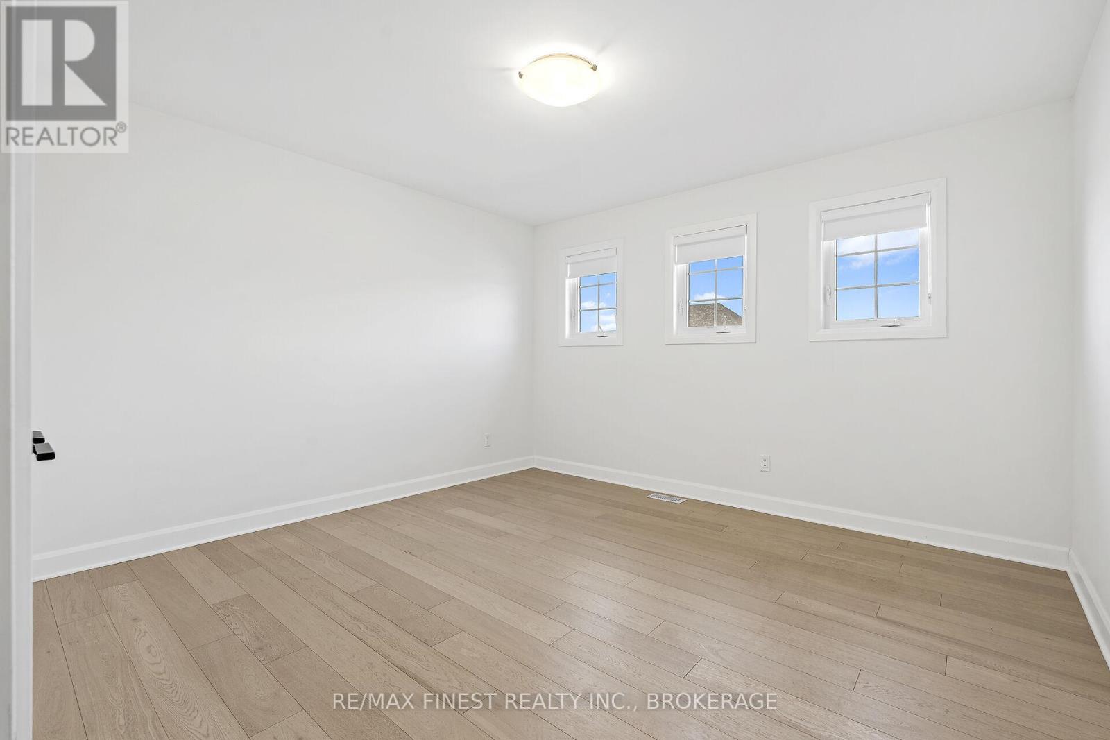 652 Halloway Drive, Kingston, Ontario  K7K 0H4 - Photo 31 - X12034043