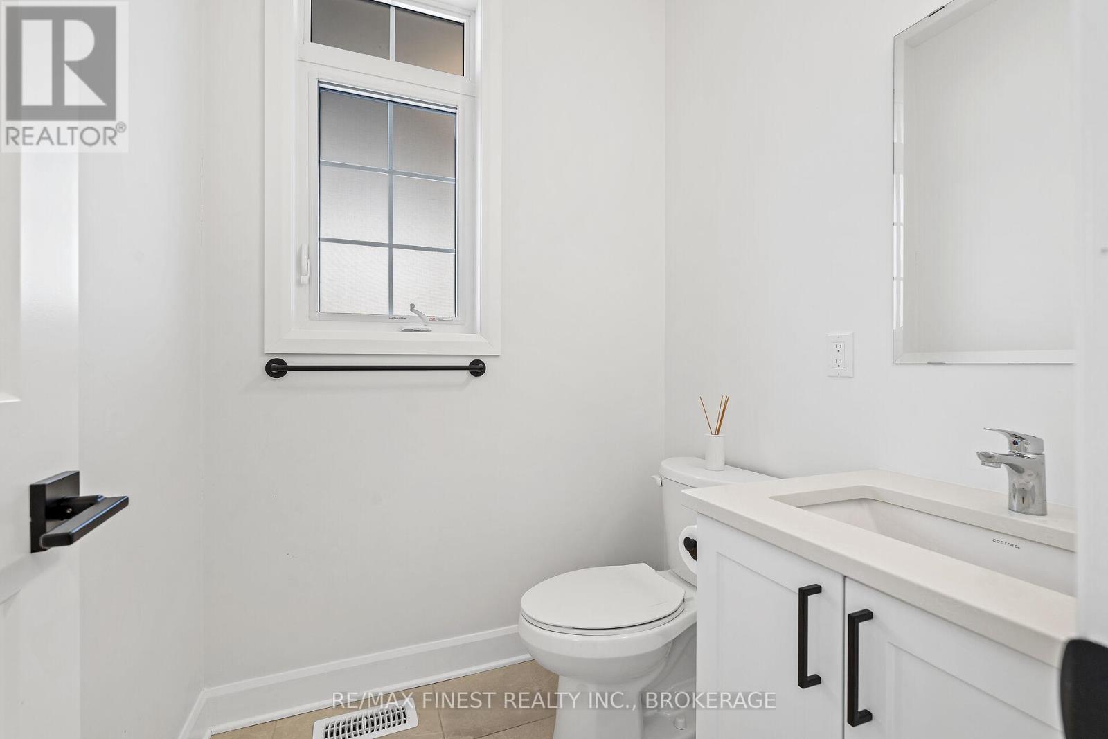 652 Halloway Drive, Kingston, Ontario  K7K 0H4 - Photo 40 - X12034043