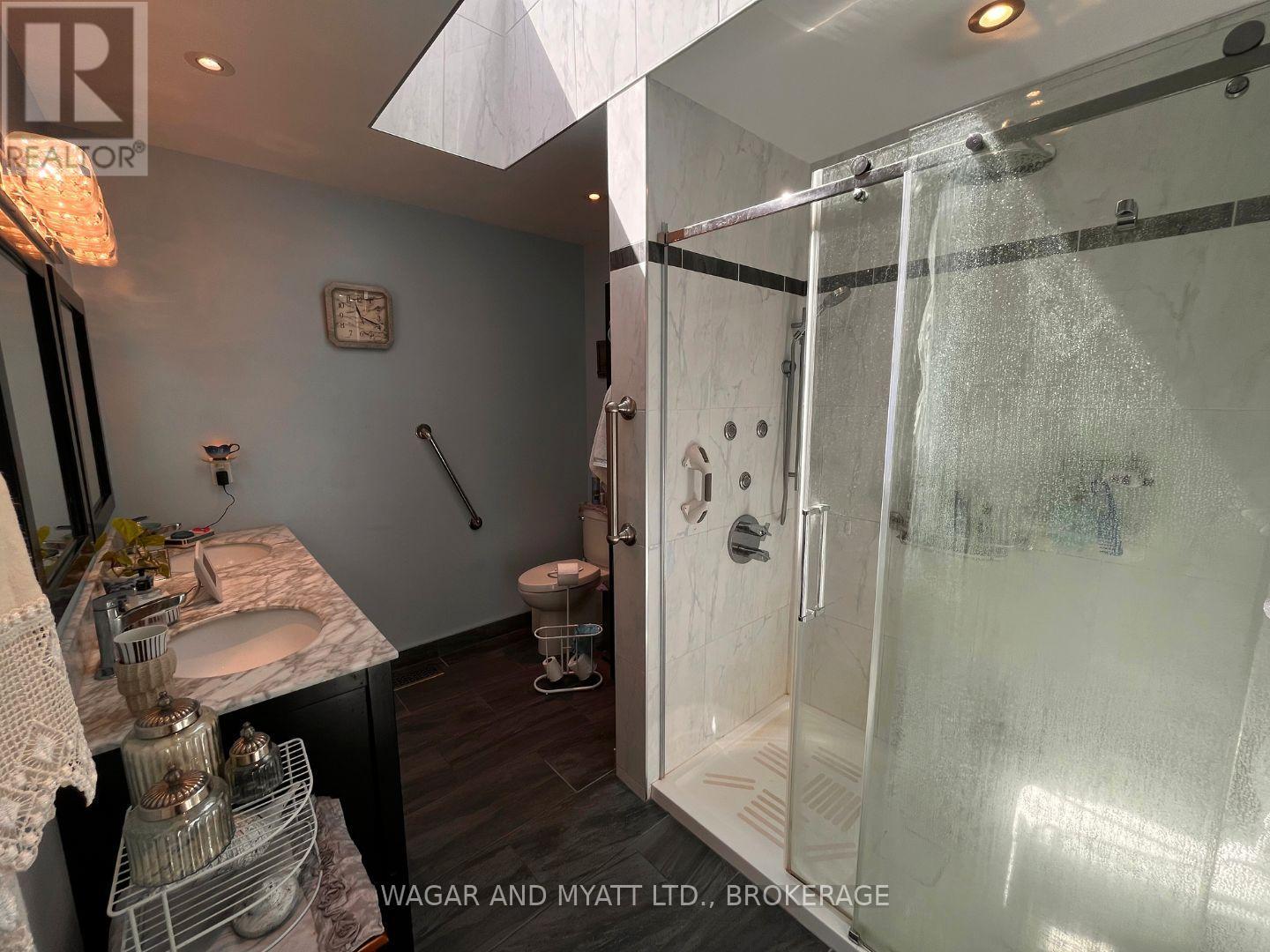 63 Southwood Crescent N, Greater Napanee, Ontario  K7R 3L2 - Photo 16 - X12041053