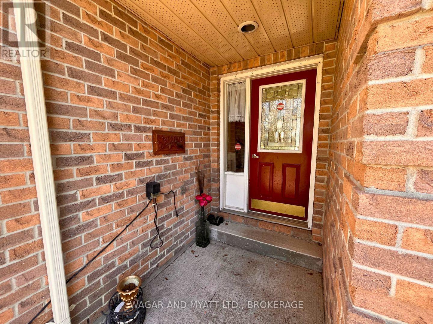 63 Southwood Crescent N, Greater Napanee, Ontario  K7R 3L2 - Photo 5 - X12041053