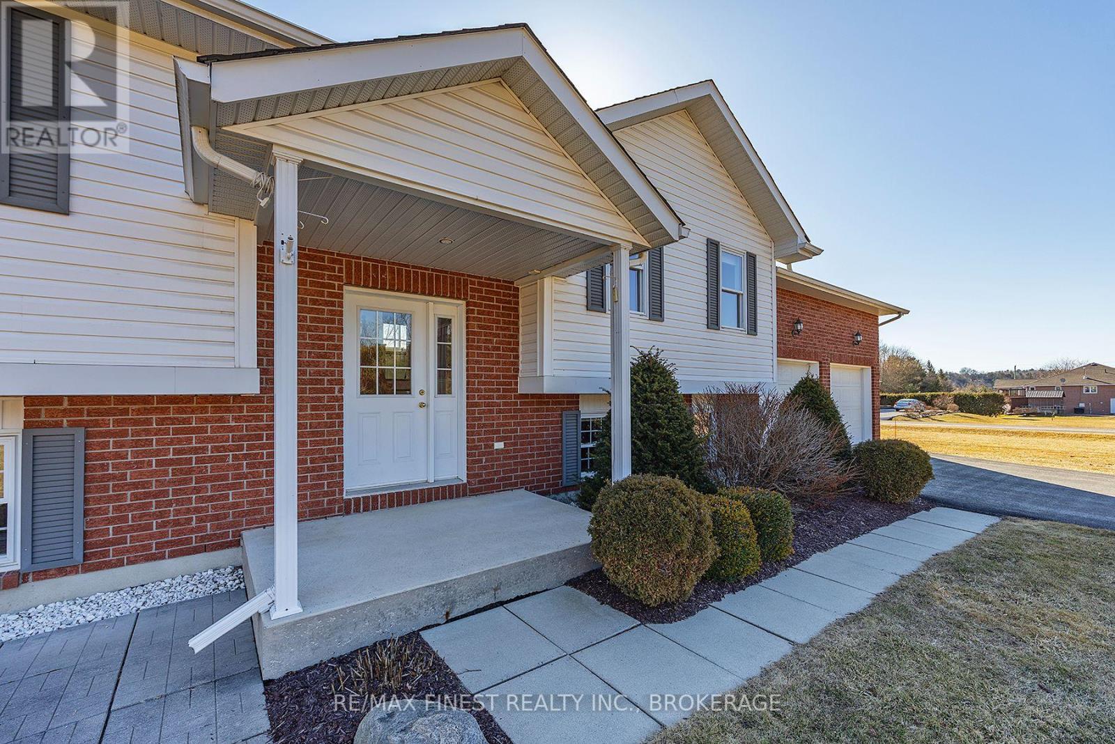 4360 Ashwood Drive, Frontenac, Ontario  K0H 2T0 - Photo 4 - X12042404
