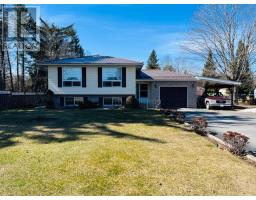35 CLEMENT STREET, Addington Highlands, Ontario