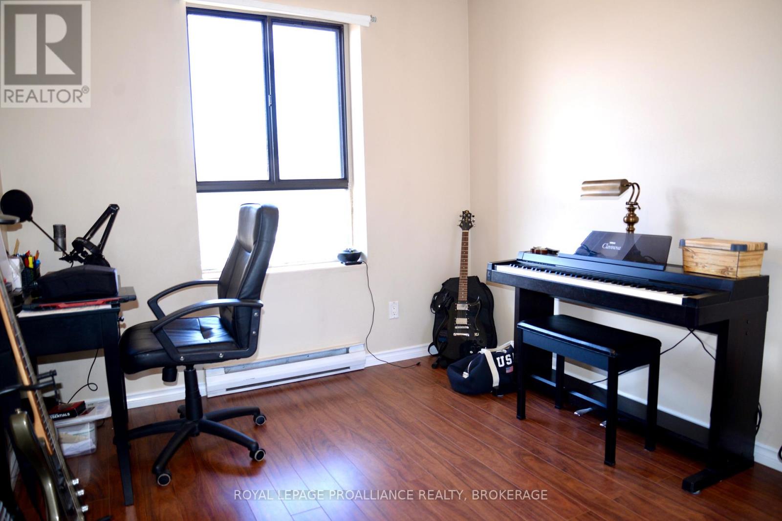 210 - 17 Eldon Hall Place, Kingston, Ontario  K7M 7H5 - Photo 14 - X12054526