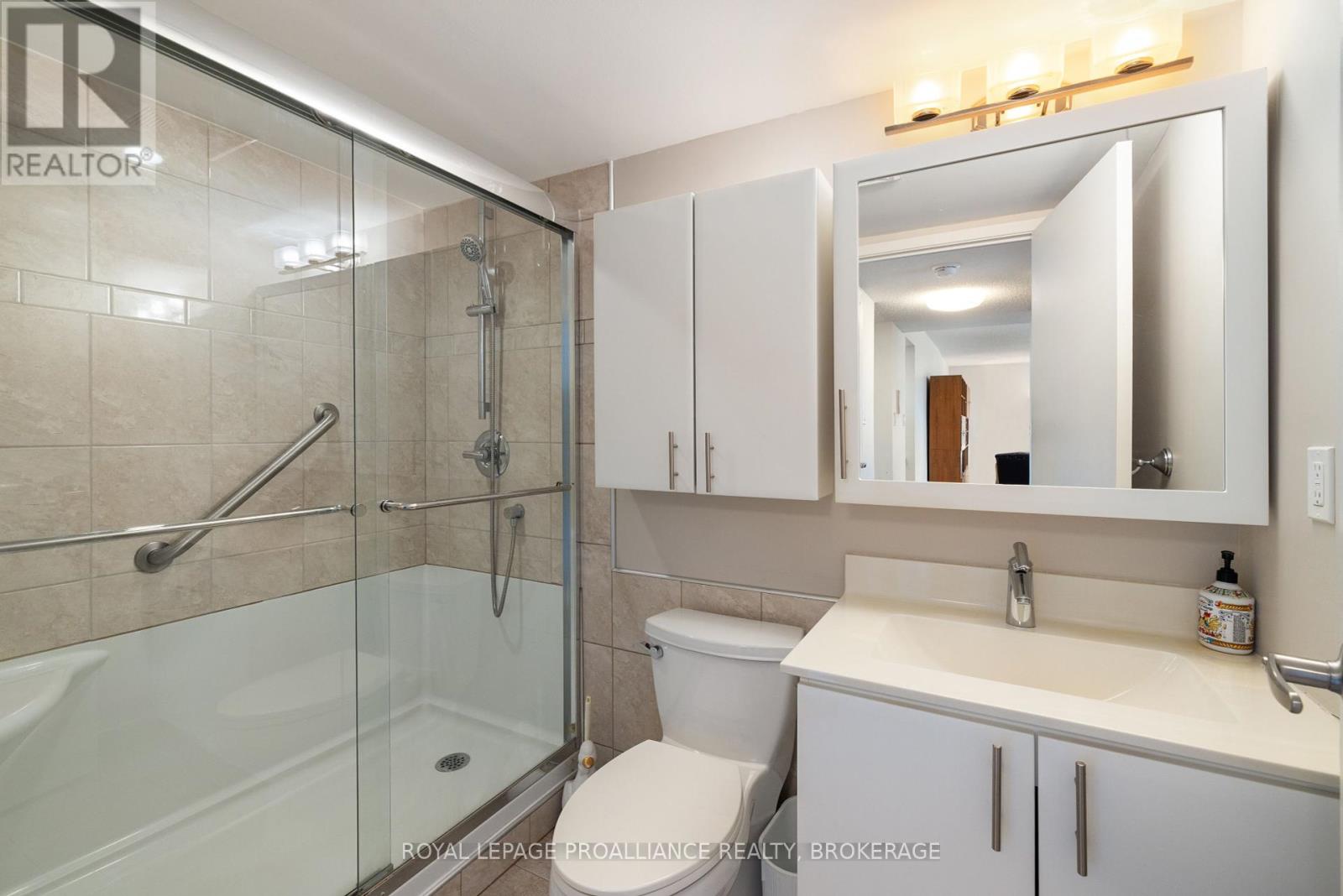 301 - 165 Ontario Street, Kingston, Ontario  K7L 2Y6 - Photo 15 - X12056433