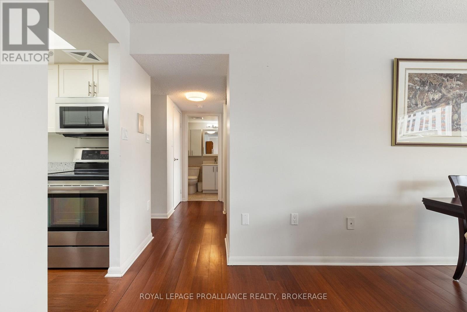 301 - 165 Ontario Street, Kingston, Ontario  K7L 2Y6 - Photo 3 - X12056433