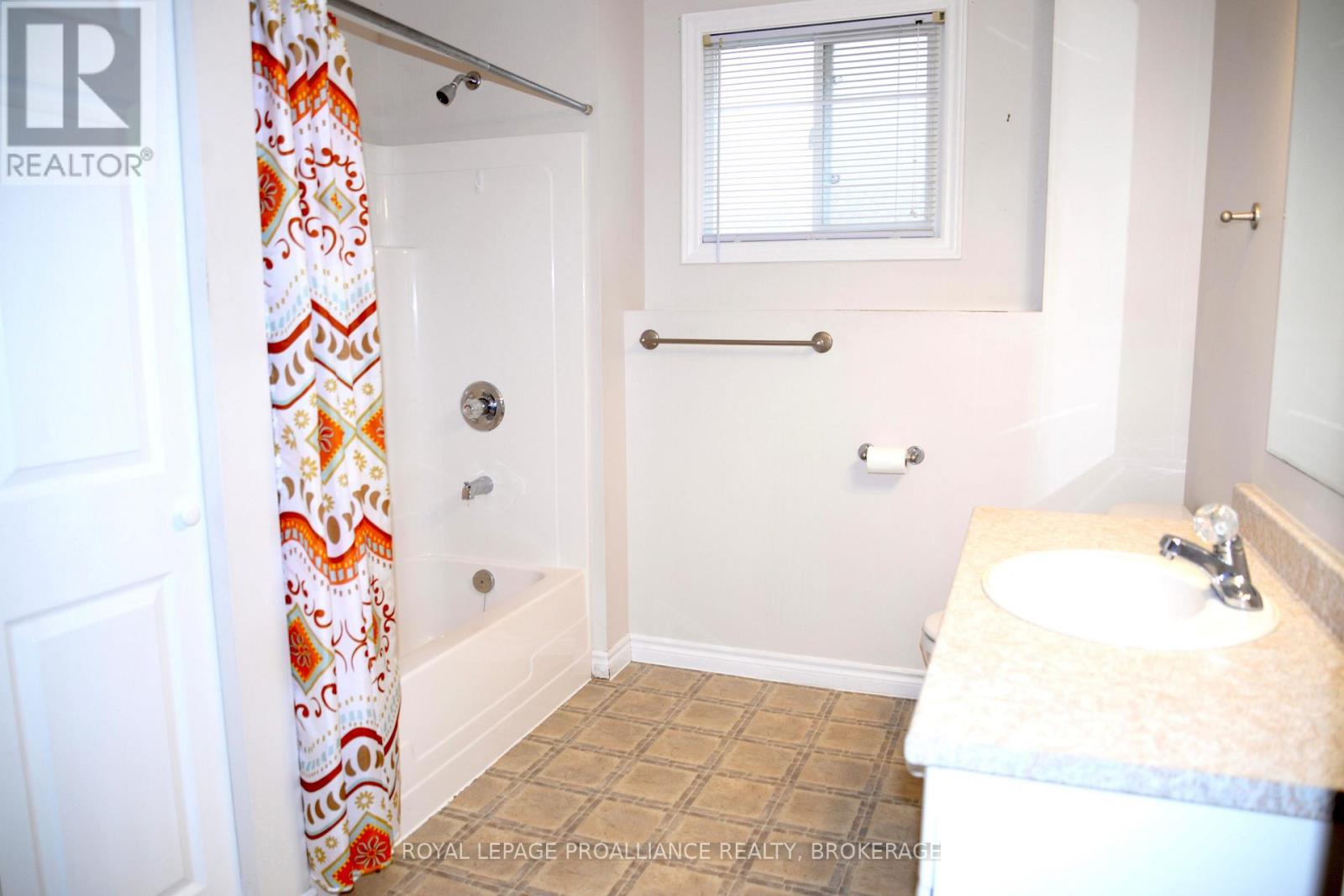 752 Tanner Drive, Kingston, Ontario  K7M 9G7 - Photo 27 - X12056547