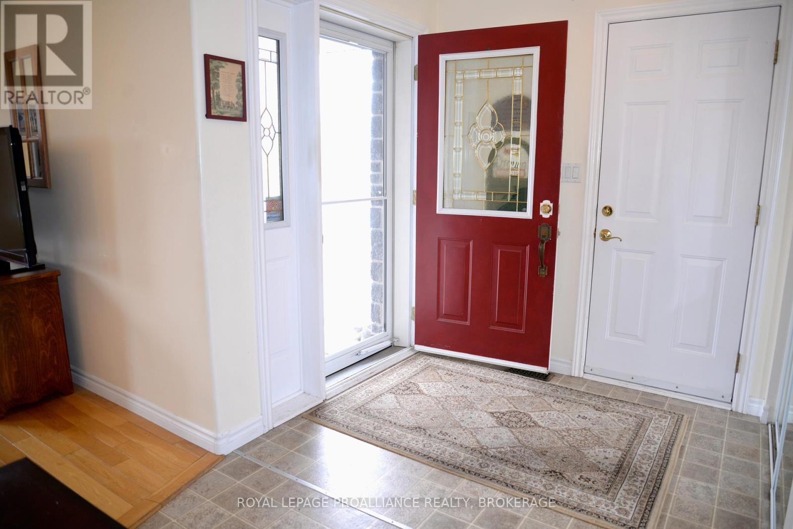 752 Tanner Drive, Kingston, Ontario  K7M 9G7 - Photo 3 - X12056547