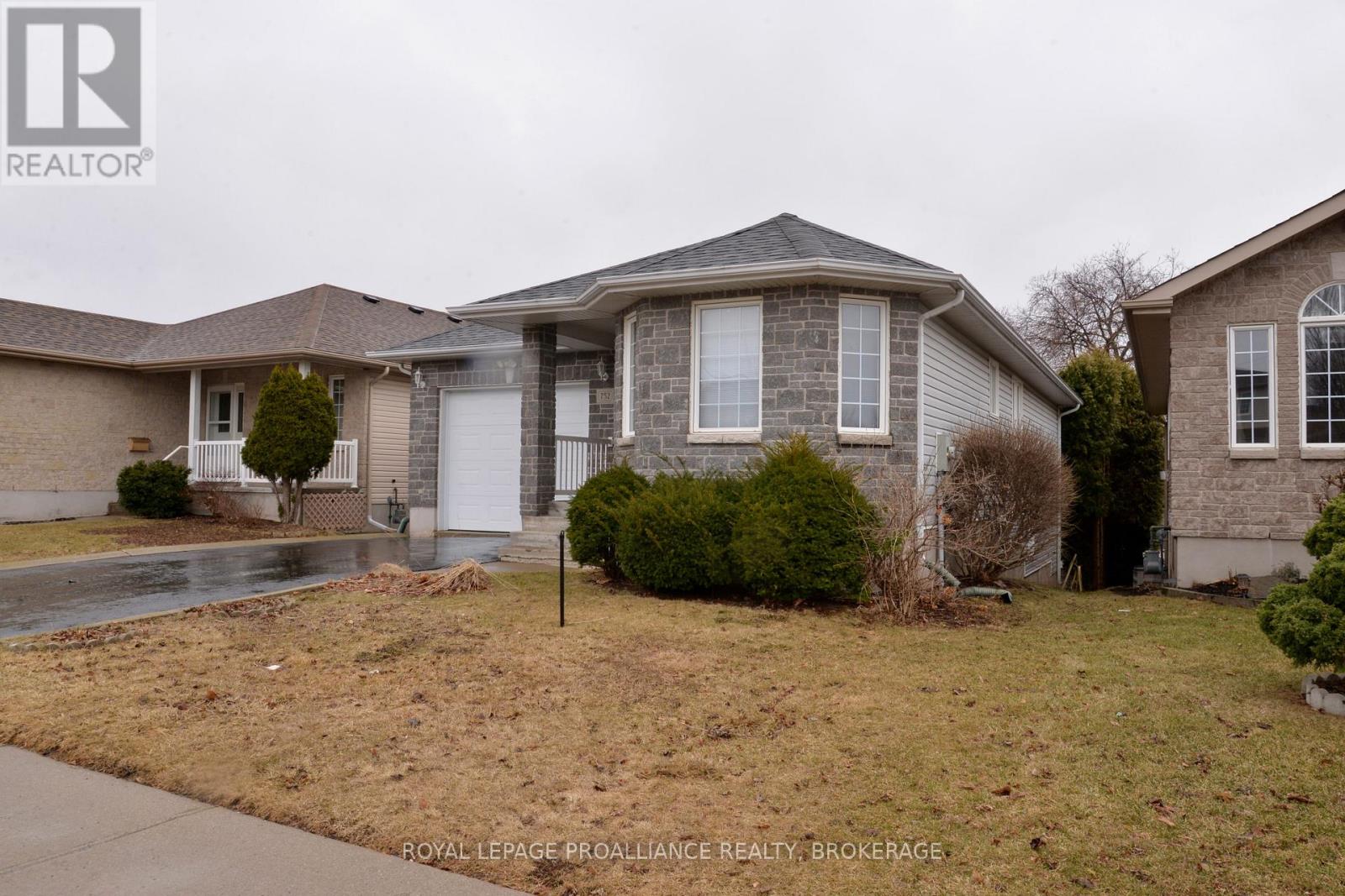 752 Tanner Drive, Kingston, Ontario  K7M 9G7 - Photo 31 - X12056547