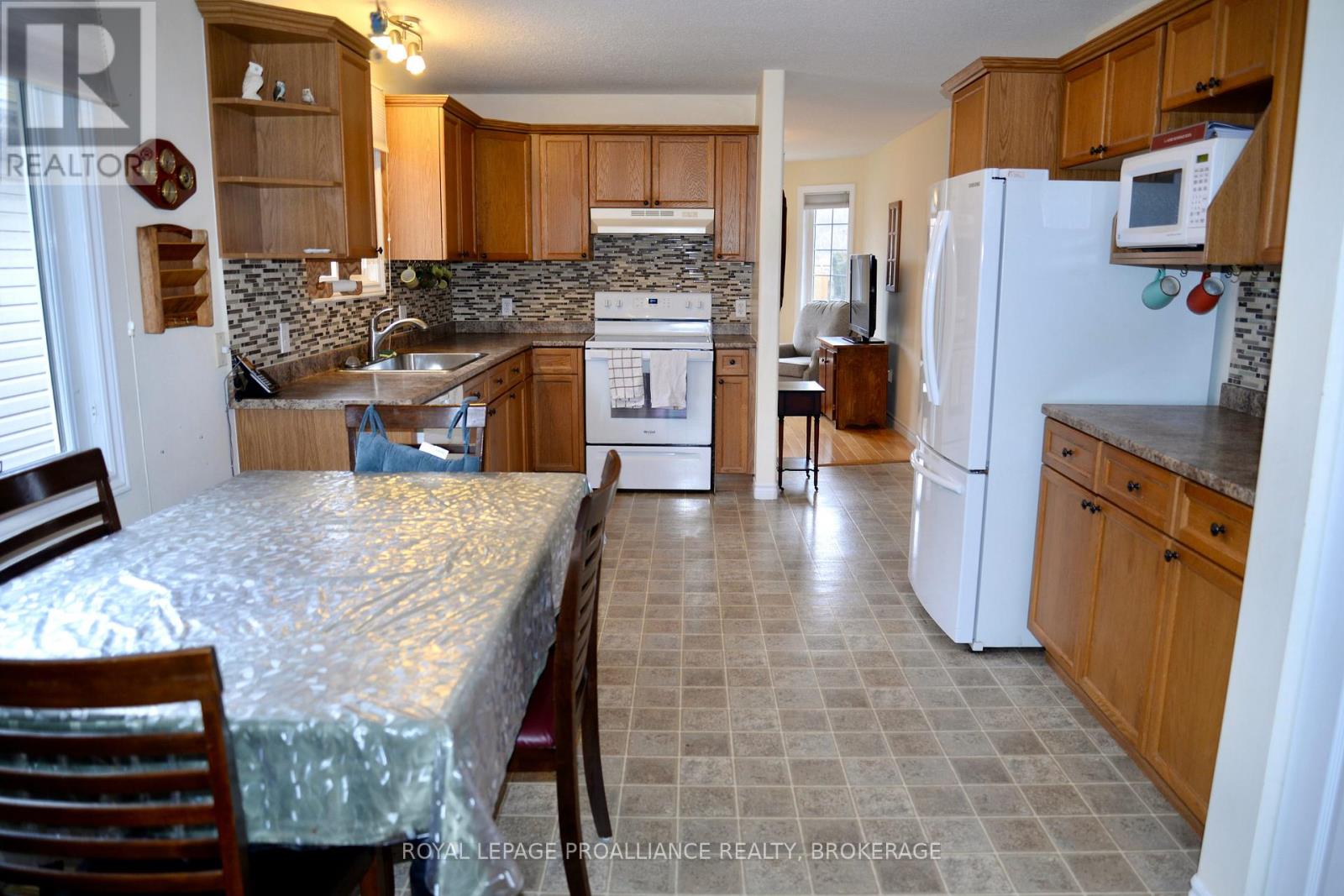 752 Tanner Drive, Kingston, Ontario  K7M 9G7 - Photo 8 - X12056547