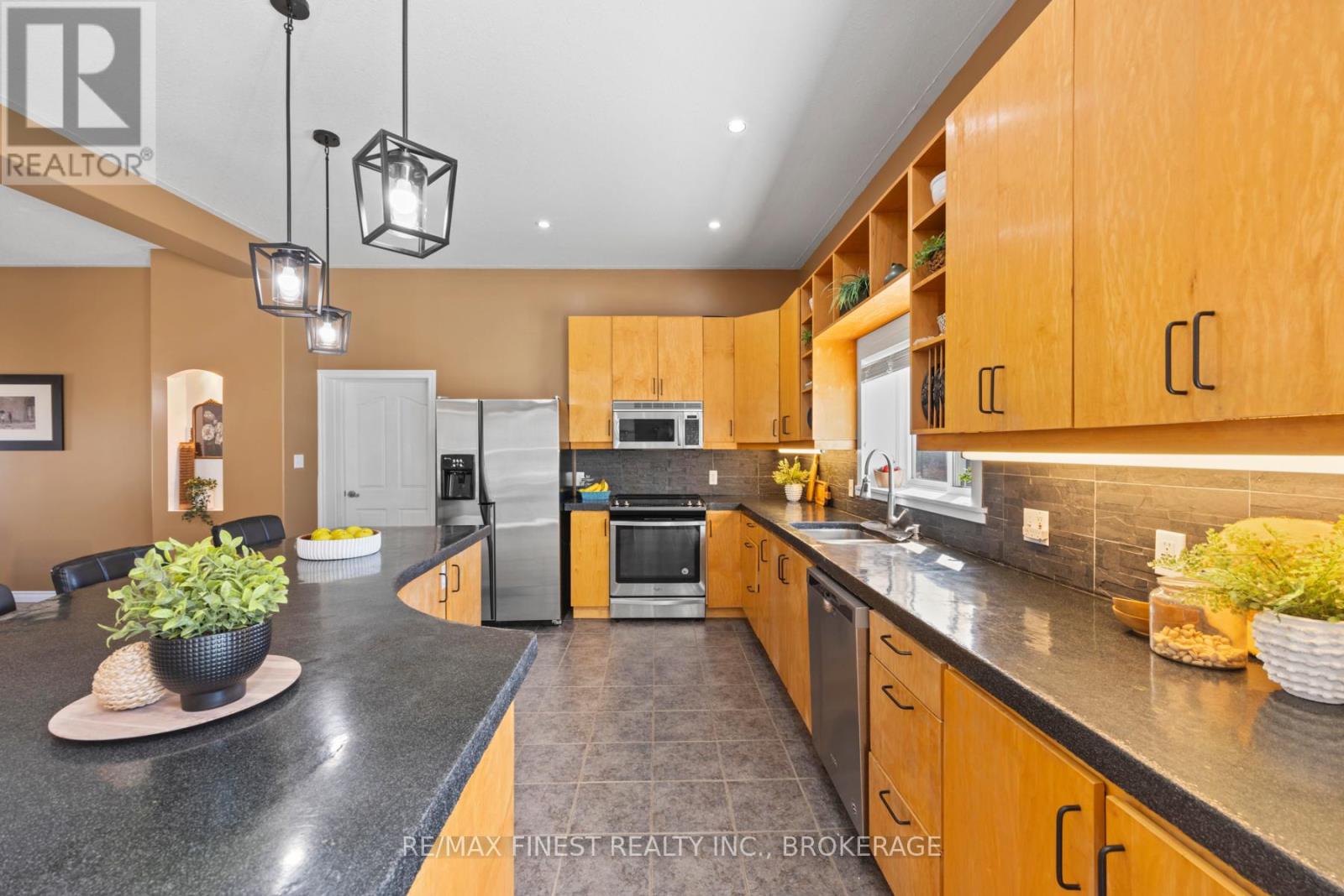 500 Deerview Drive, Kingston, Ontario  K7L 5H6 - Photo 13 - X12056728