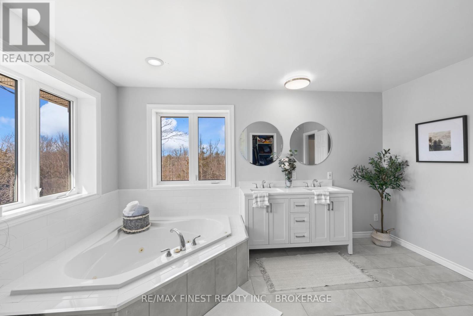 500 Deerview Drive, Kingston, Ontario  K7L 5H6 - Photo 25 - X12056728