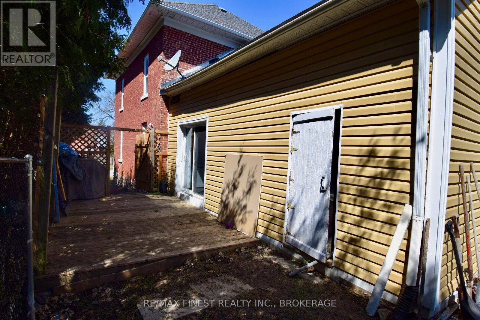 36 William Street, Rideau Lakes, Ontario  K0E 1G0 - Photo 33 - X12056762