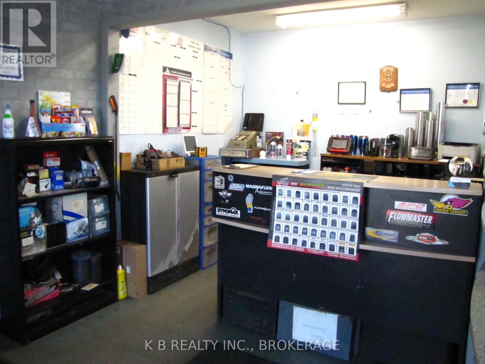 141 Industrial Boulevard, Greater Napanee, Ontario  K7R 3Z2 - Photo 3 - X12056844