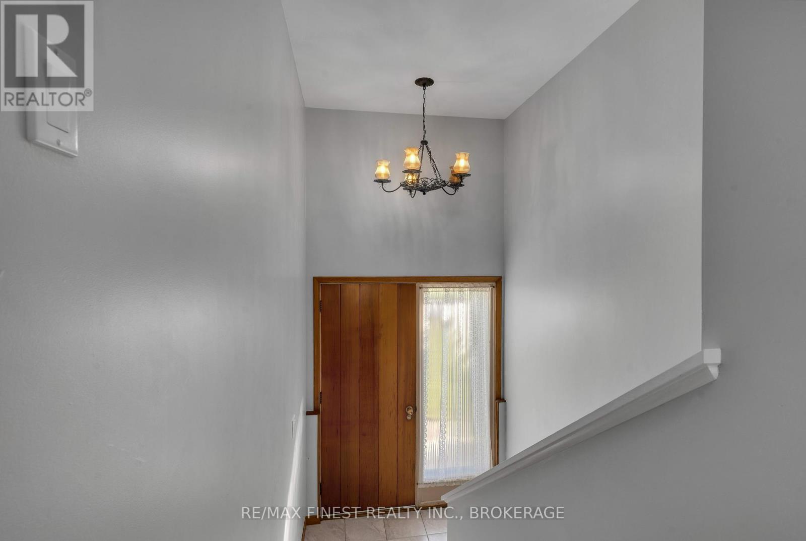167 Sherman Street, Kingston, Ontario  K7M 4G9 - Photo 3 - X12057091