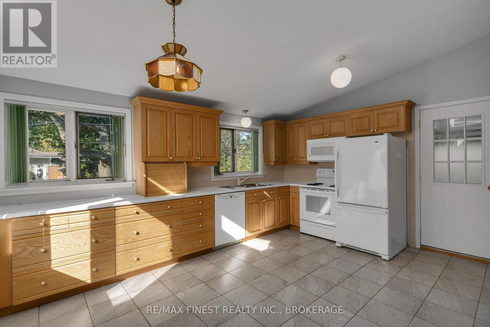 167 Sherman Street, Kingston, Ontario  K7M 4G9 - Photo 8 - X12057091