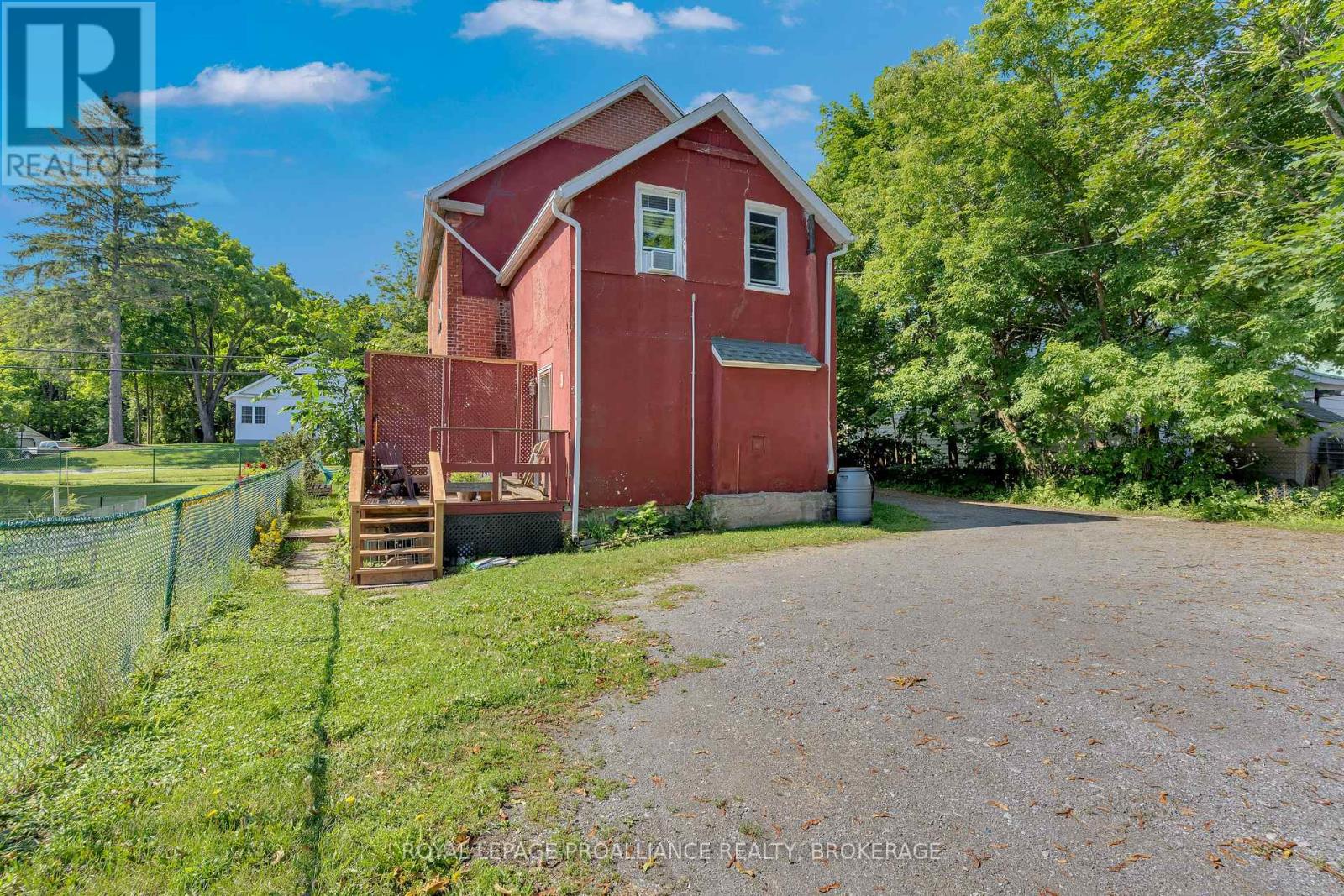 430 King Street W, Gananoque, Ontario  K7G 2G9 - Photo 21 - X12058899