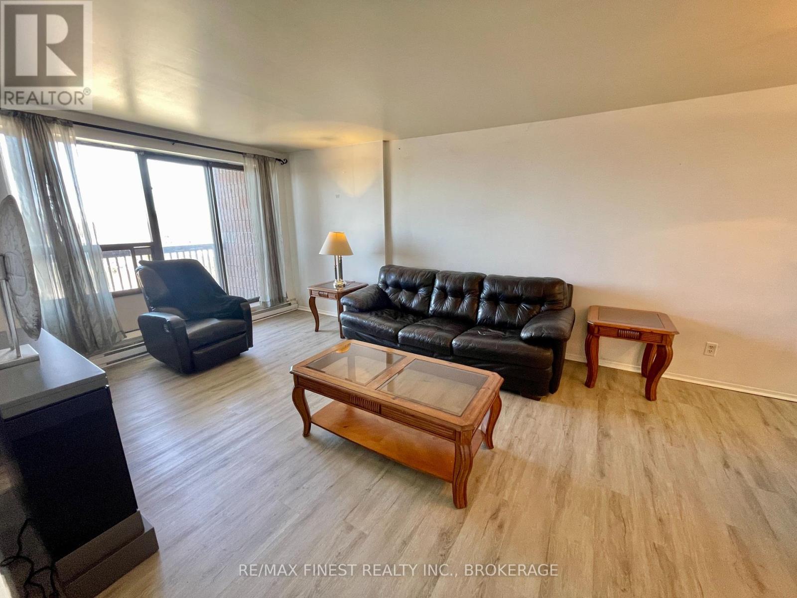 602 - 17 Eldon Hall Place, Kingston, Ontario  K7M 7H5 - Photo 10 - X12059123