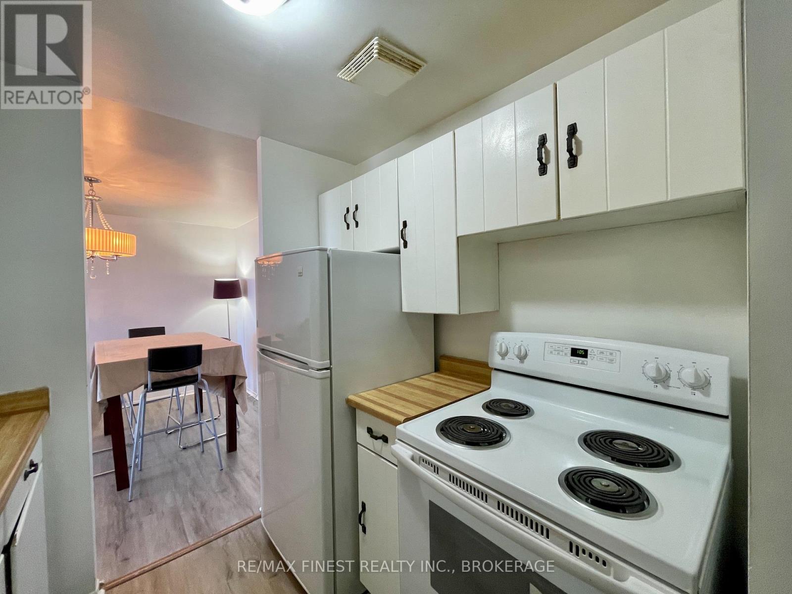 602 - 17 Eldon Hall Place, Kingston, Ontario  K7M 7H5 - Photo 5 - X12059123