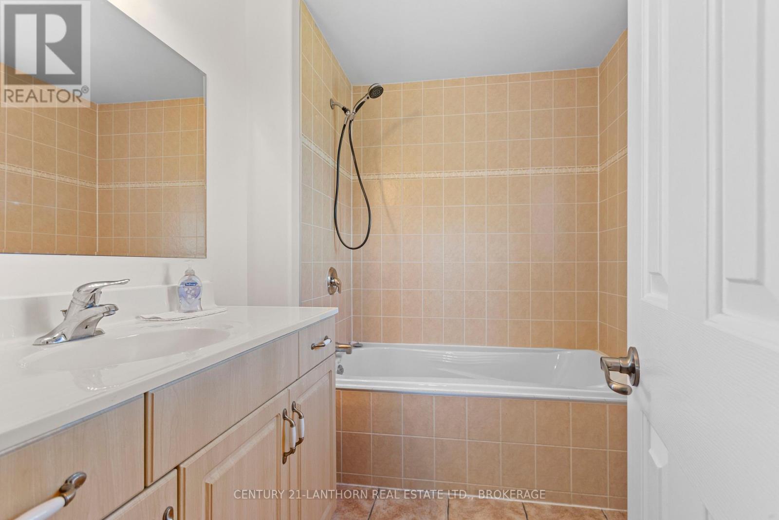 1095 Fred Brown Road, Loyalist, Ontario  K0H 2H0 - Photo 16 - X12061404