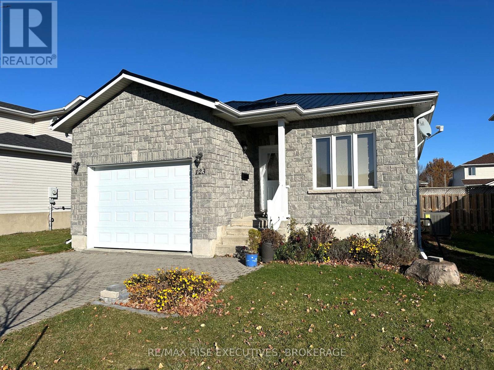 123 MACDOUGALL DRIVE, Loyalist, Ontario