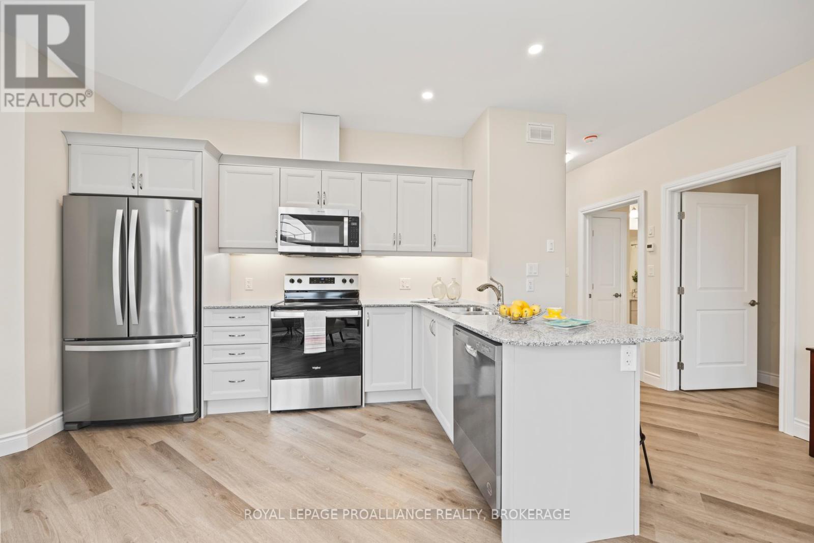 4 Lowry Place, Loyalist, Ontario  K7N 0E2 - Photo 11 - X12064298
