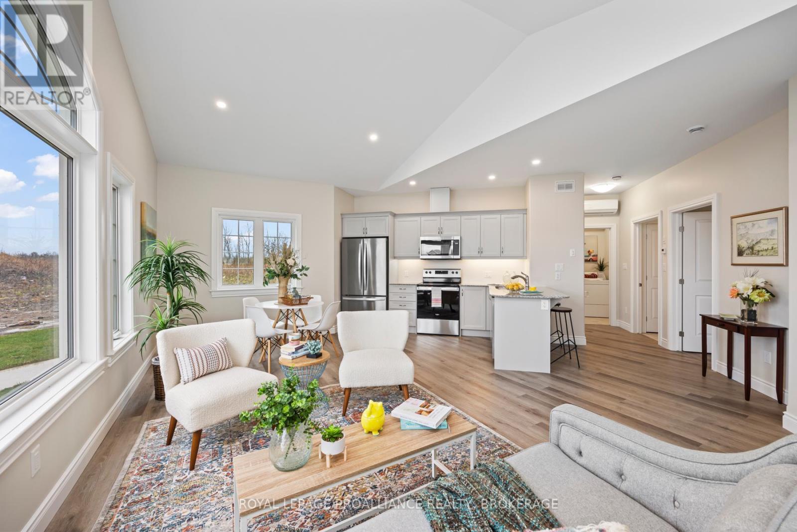4 Lowry Place, Loyalist, Ontario  K7N 0E2 - Photo 6 - X12064298