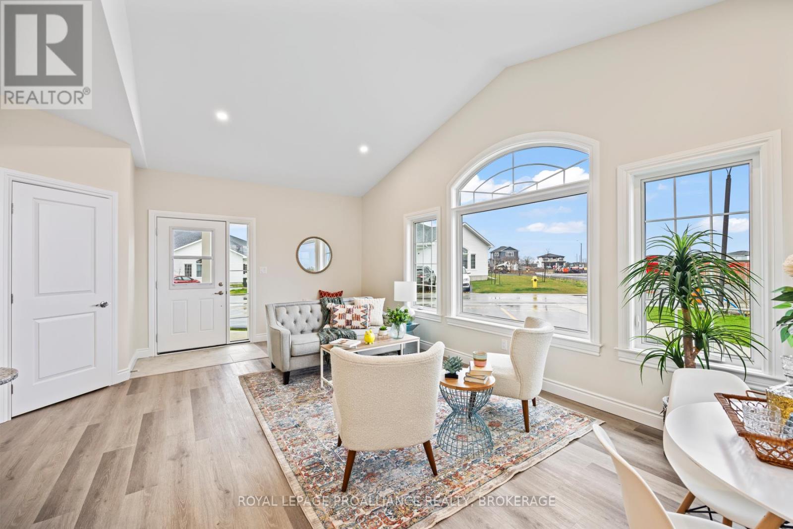 4 Lowry Place, Loyalist, Ontario  K7N 0E2 - Photo 8 - X12064298