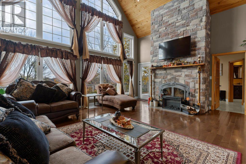1749 Ormsbee Road, Frontenac, Ontario  K0H 1H0 - Photo 10 - X12065765