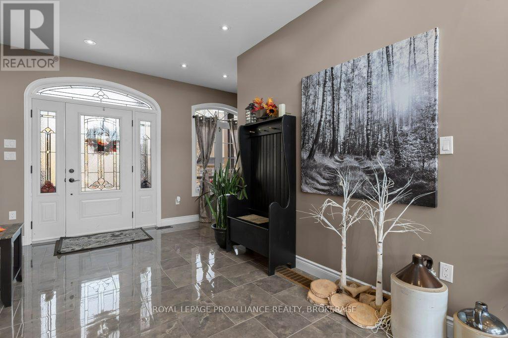 1749 Ormsbee Road, Frontenac, Ontario  K0H 1H0 - Photo 7 - X12065765