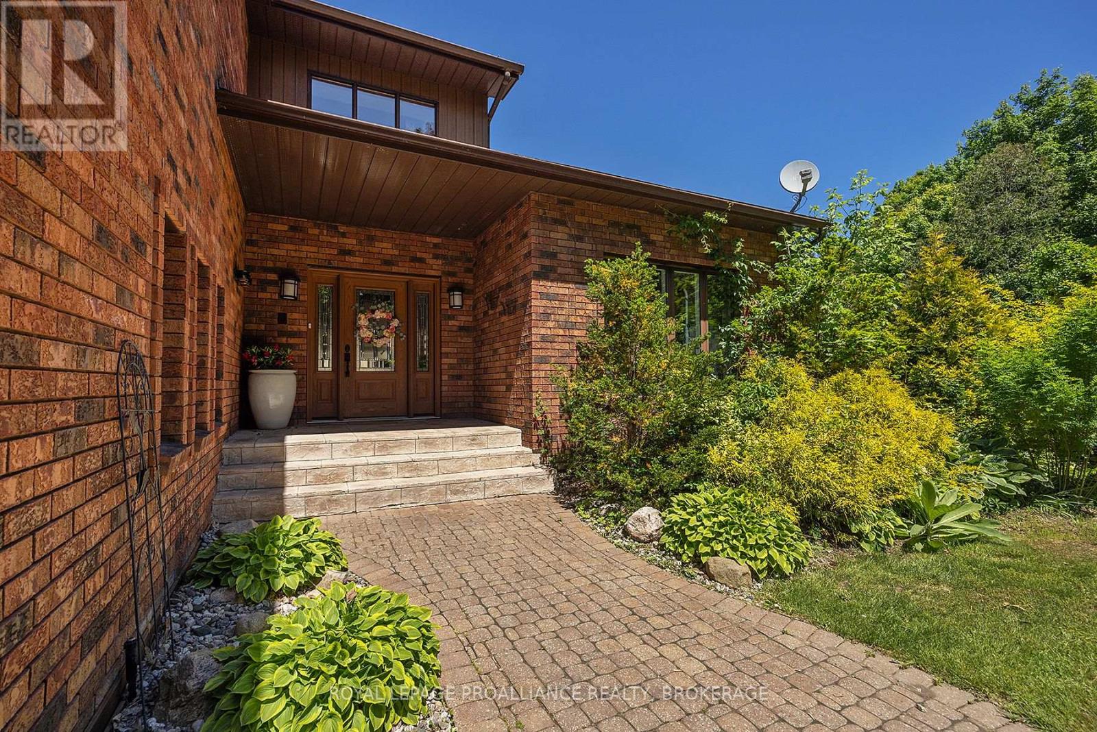 1059 Cedarwoods Drive, Frontenac, Ontario  K0H 2W0 - Photo 2 - X12066710