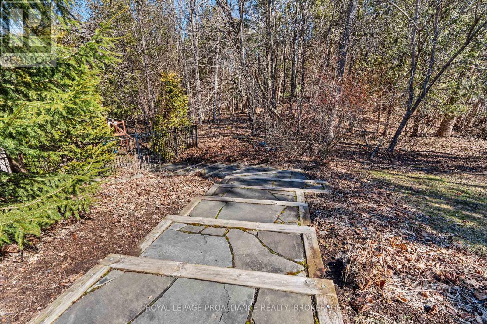 1059 Cedarwoods Drive, Frontenac, Ontario  K0H 2W0 - Photo 33 - X12066710