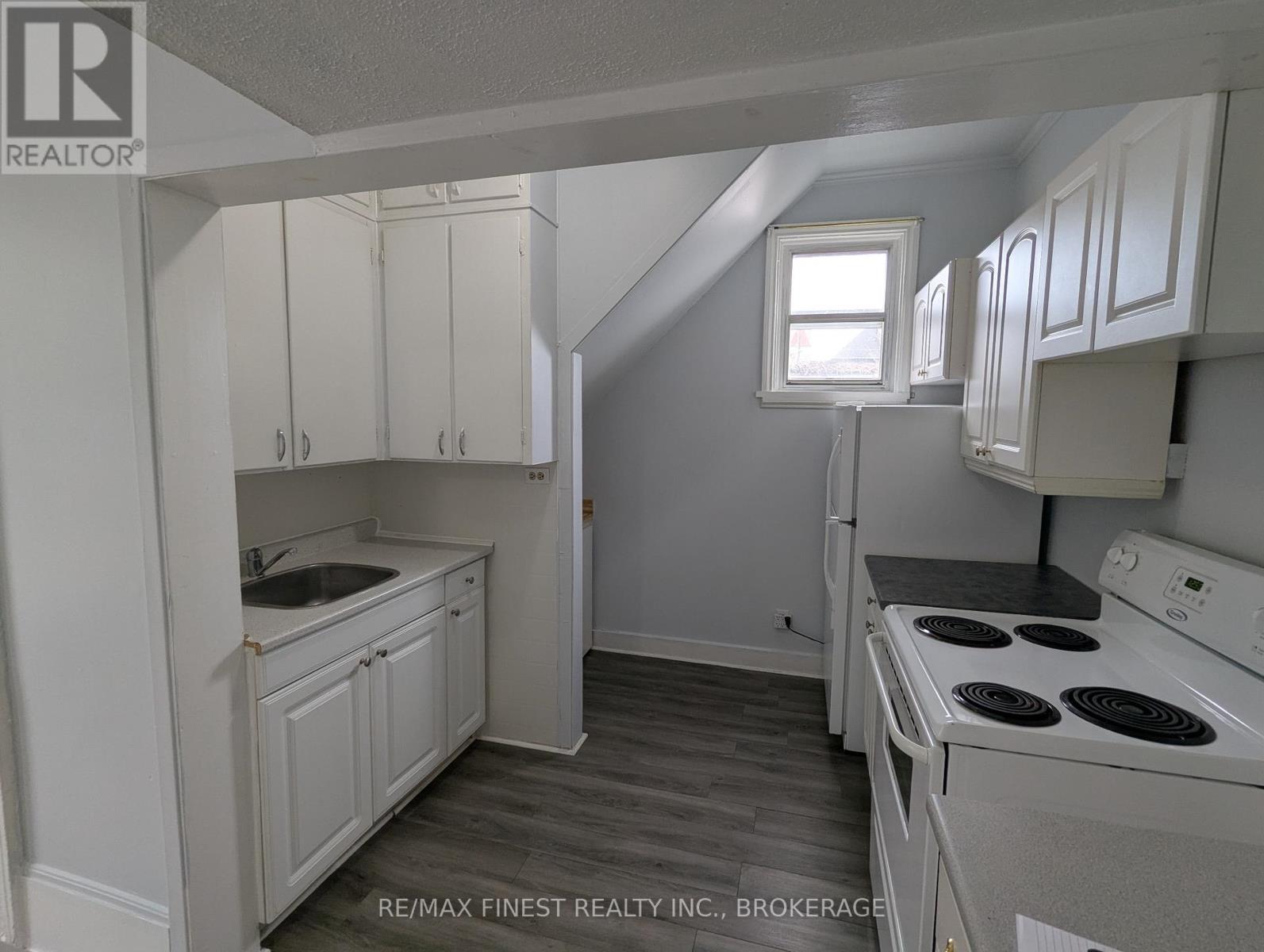 West - 11 Bridge Street, Greater Napanee, Ontario  K7R 2C2 - Photo 12 - X12068543