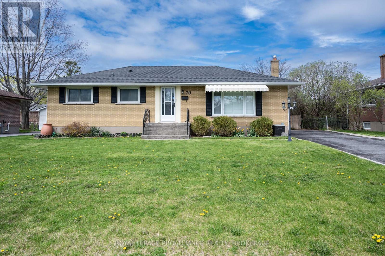 70 BRISCOE STREET, Loyalist, Ontario