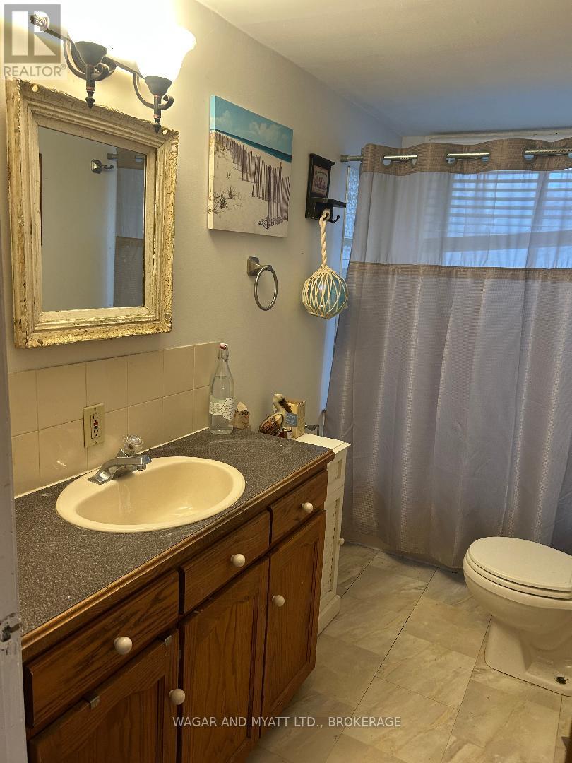 95 Young Street E, Tyendinaga, Ontario  K0K 3A0 - Photo 16 - X12070375