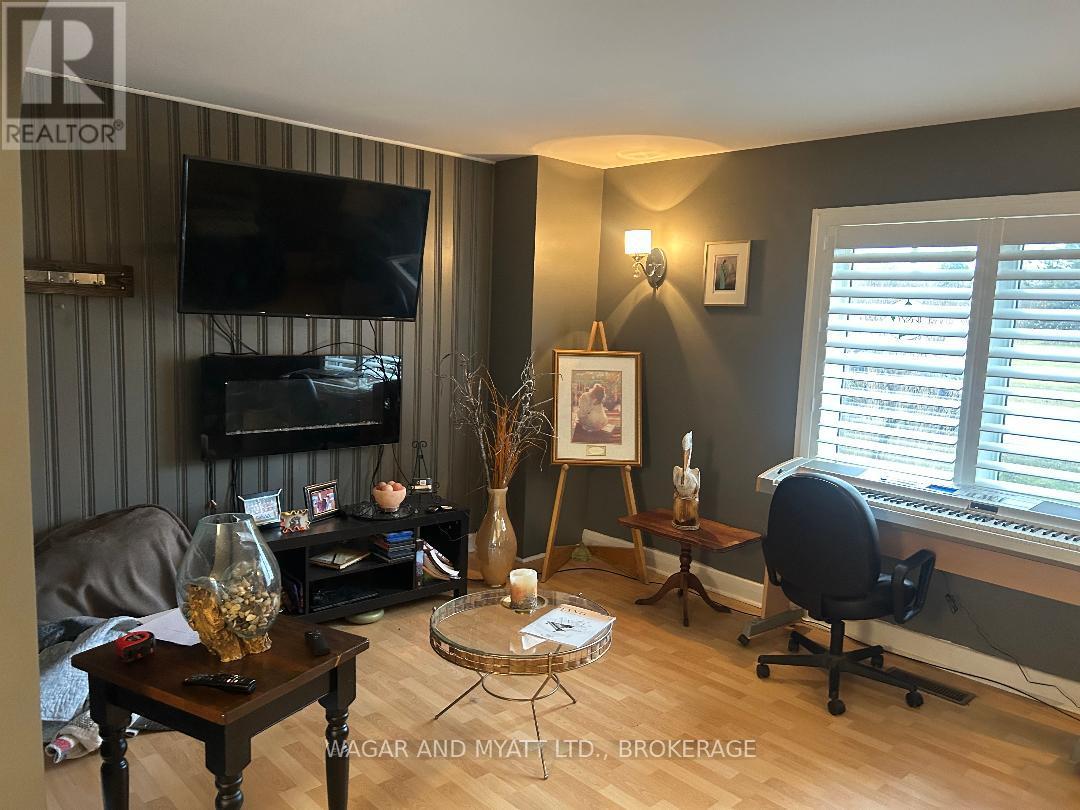 95 Young Street E, Tyendinaga, Ontario  K0K 3A0 - Photo 9 - X12070375