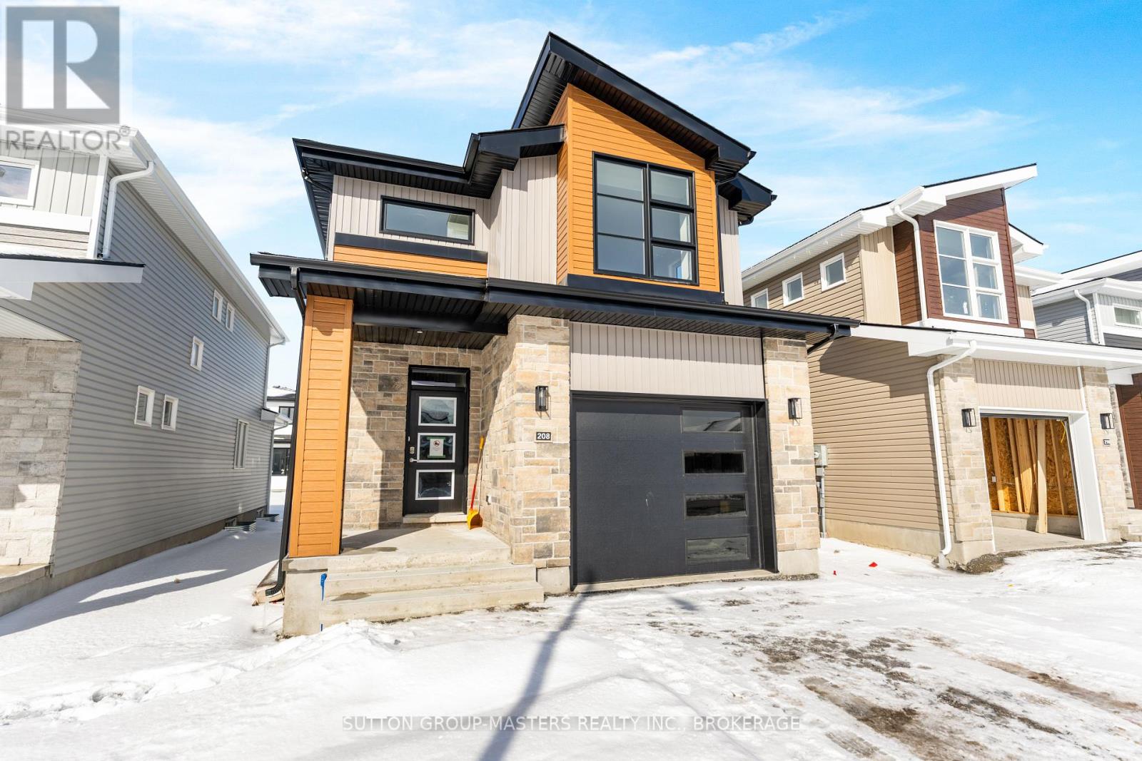 208 SUPERIOR DRIVE, Loyalist, Ontario