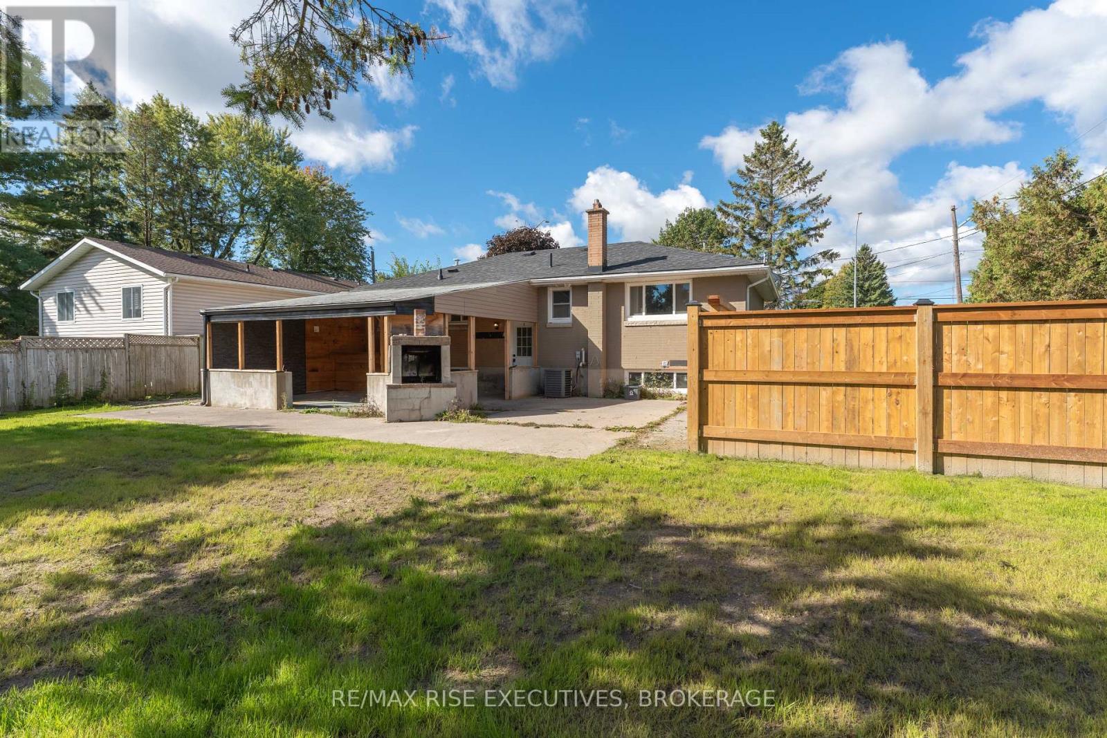 2 - 740 Collins Bay Road, Kingston, Ontario  K7M 5G9 - Photo 3 - X12071131
