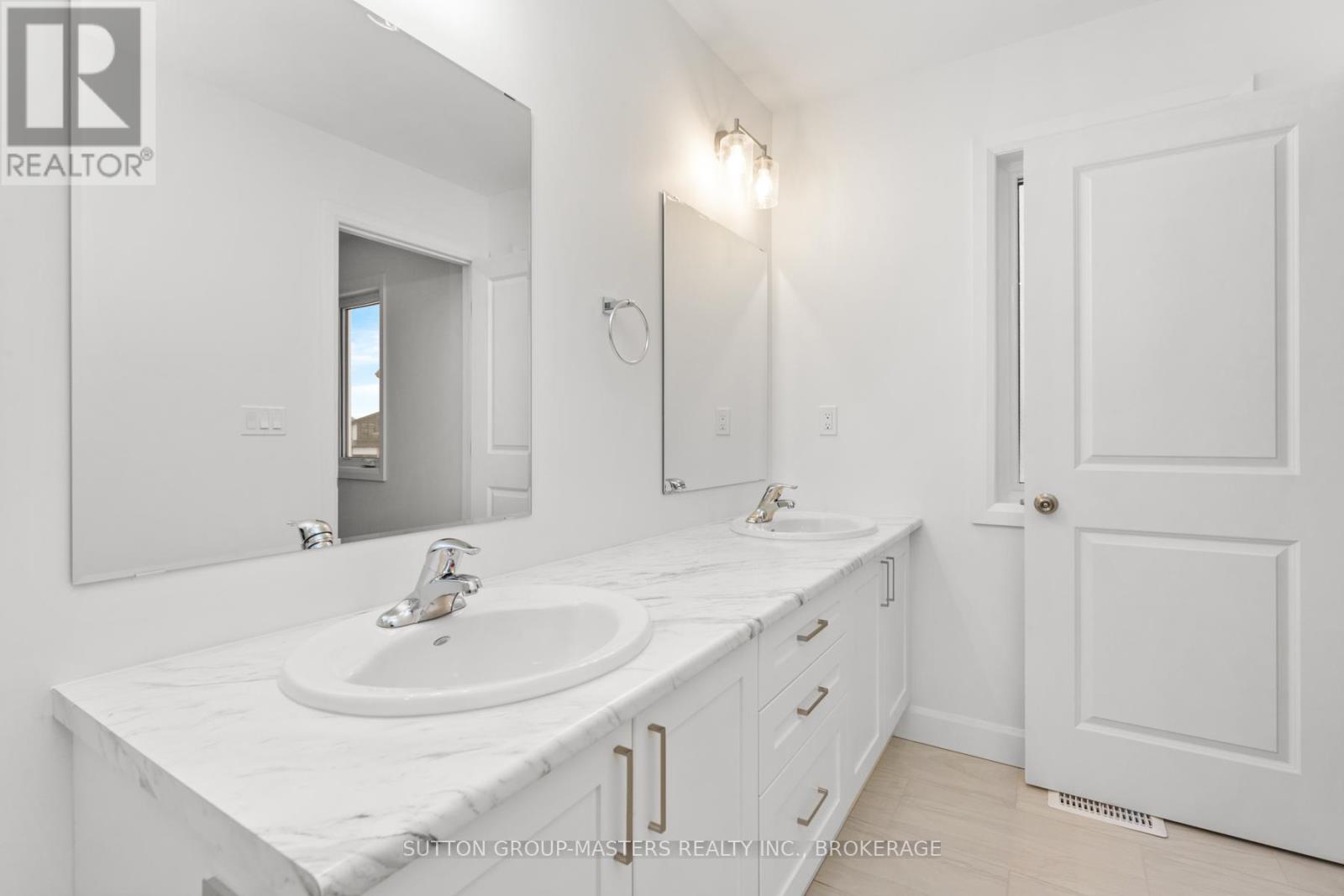 226 Dr Richard James Crescent, Loyalist, Ontario  K7N 0E9 - Photo 29 - X12071300