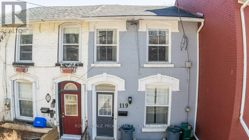 119 Montreal Street, Kingston, Ontario  K7K 3E9 - Photo 1 - X12073767