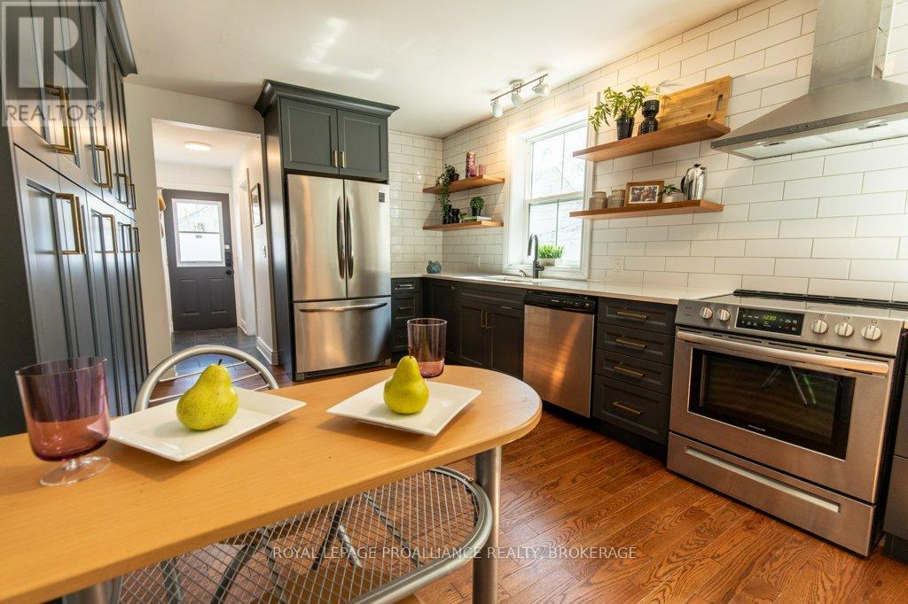 119 Montreal Street, Kingston, Ontario  K7K 3E9 - Photo 8 - X12073767