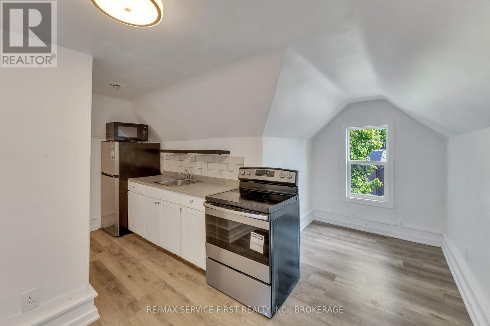 211 Raglan Road, Kingston, Ontario  K7K 1L5 - Photo 22 - X12073930