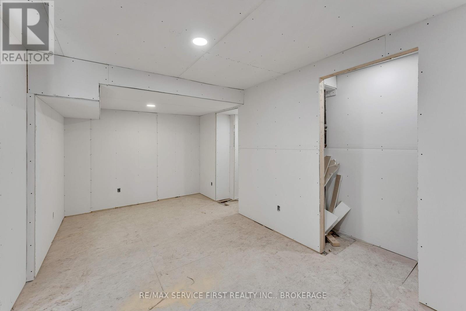 211 Raglan Road, Kingston, Ontario  K7K 1L5 - Photo 28 - X12073930