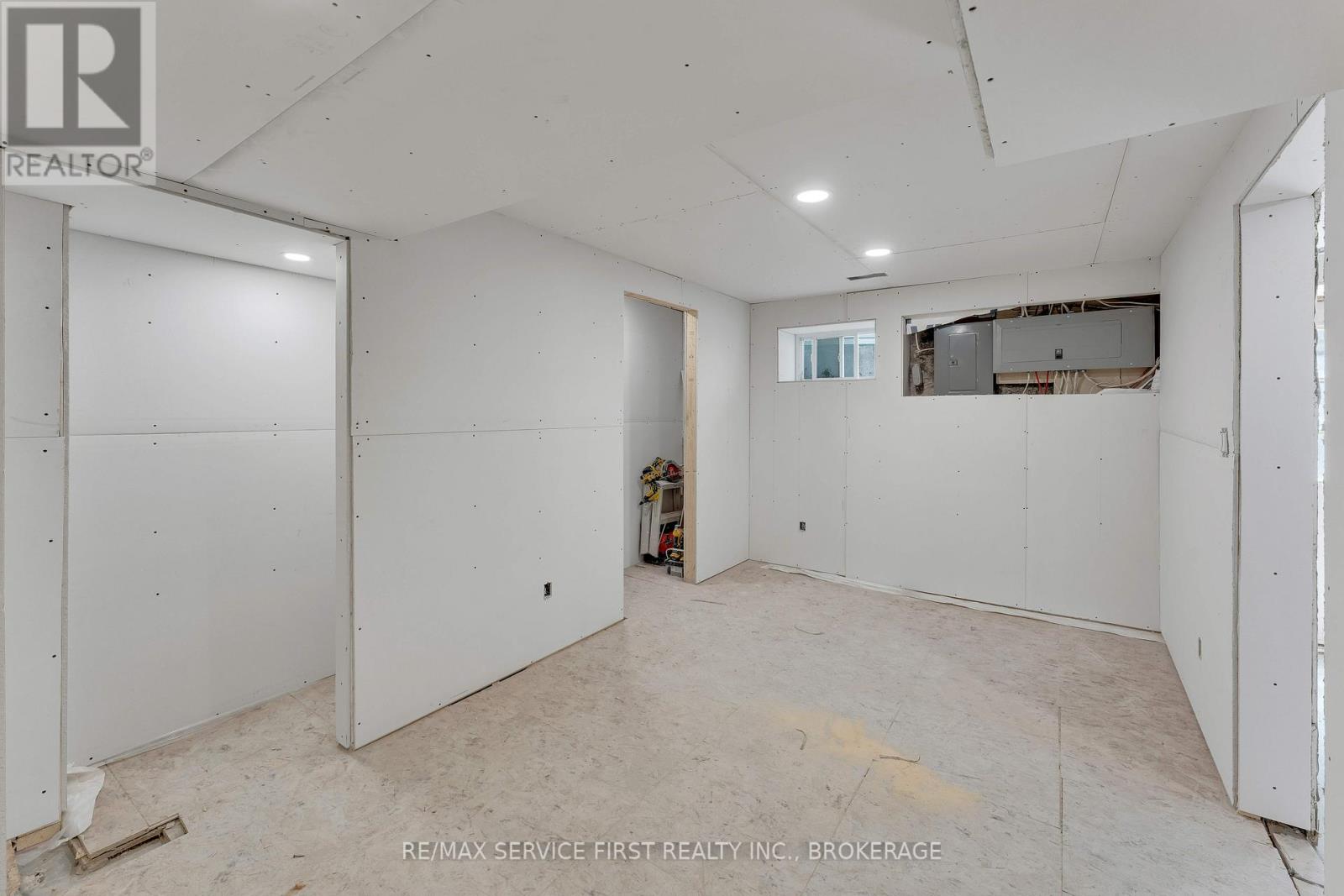 211 Raglan Road, Kingston, Ontario  K7K 1L5 - Photo 29 - X12073930