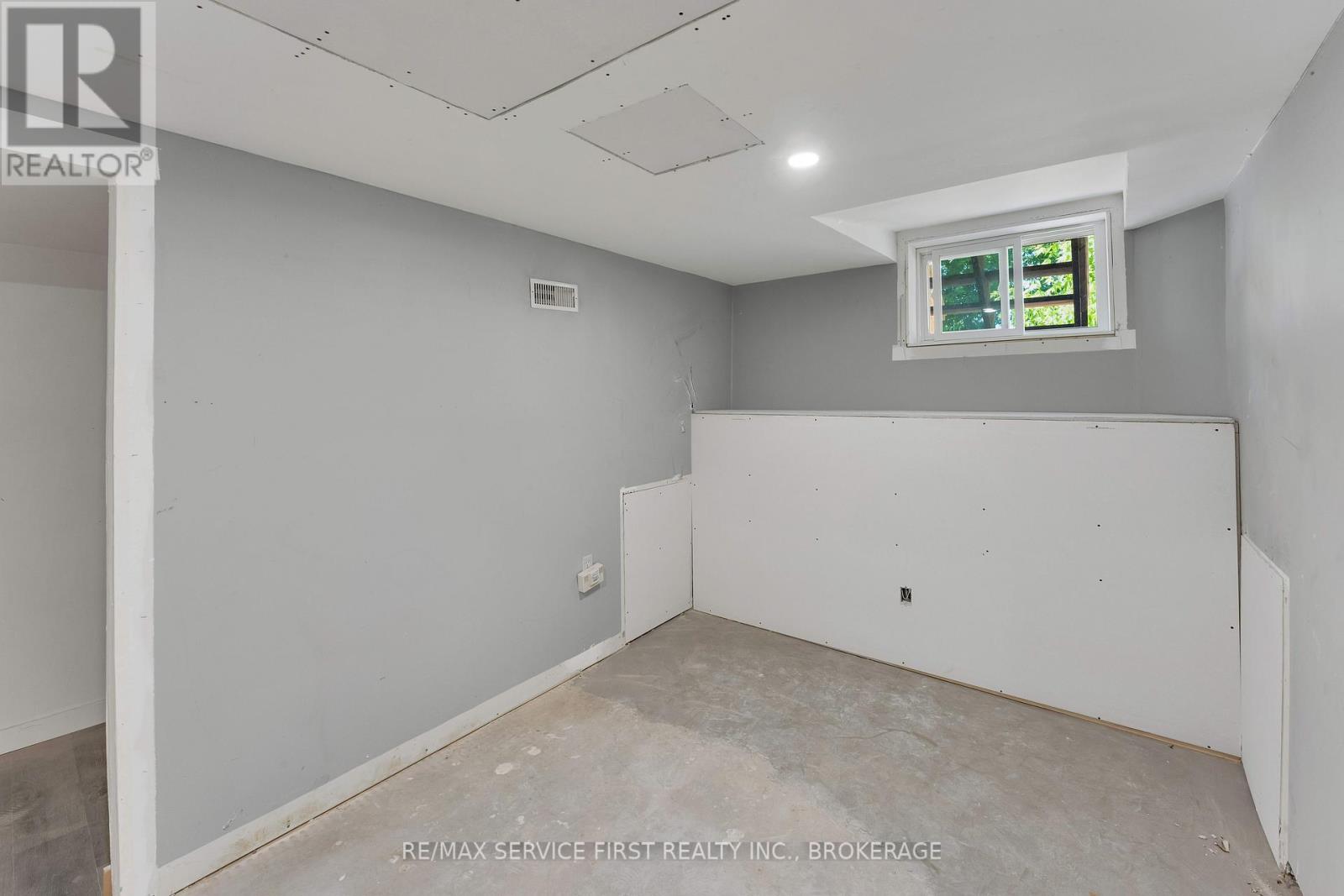 211 Raglan Road, Kingston, Ontario  K7K 1L5 - Photo 30 - X12073930