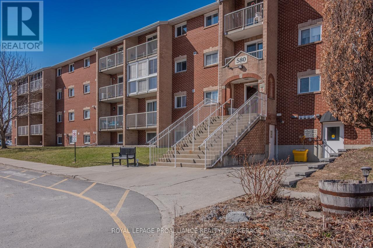 114 - 580 Armstrong Road, Kingston, Ontario  K7M 8M3 - Photo 1 - X12074658
