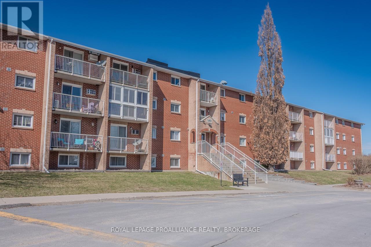 114 - 580 Armstrong Road, Kingston, Ontario  K7M 8M3 - Photo 3 - X12074658